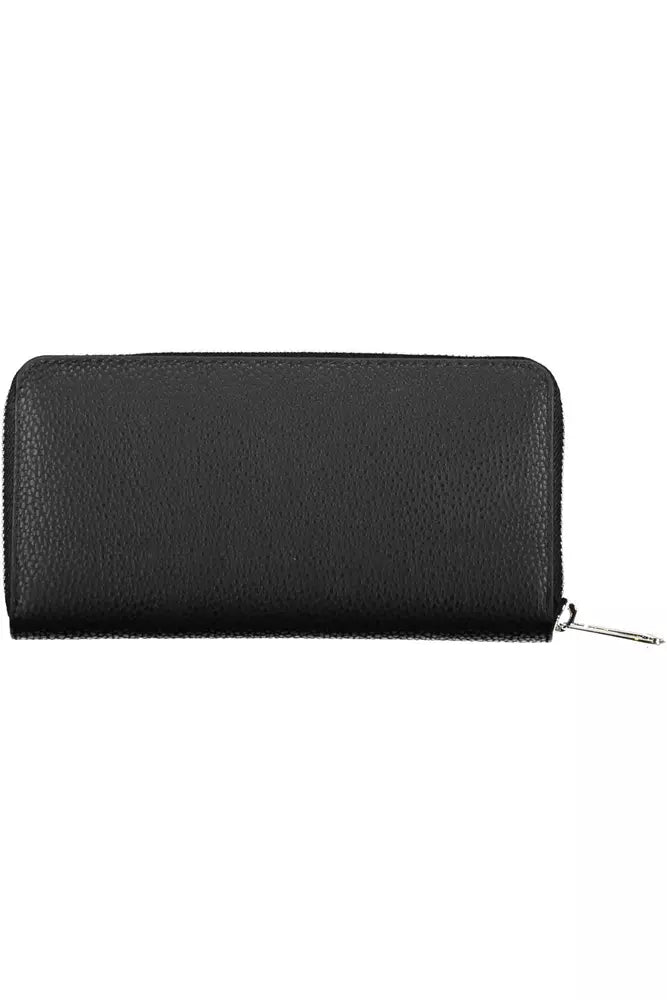 Elegant Black Wallet with Chic Compartments