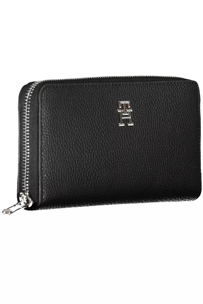 Elegant Black Wallet with Chic Compartments