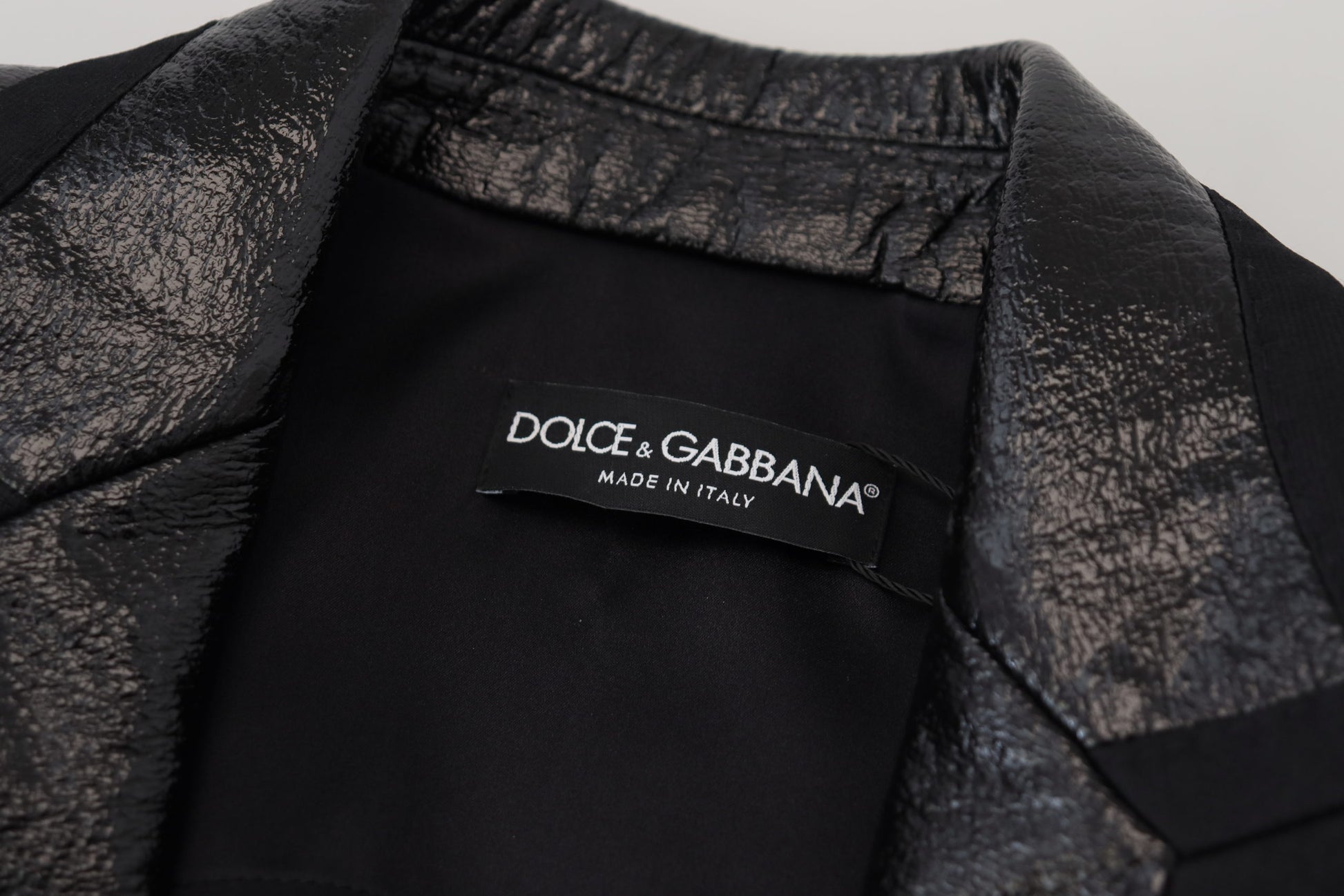 Dolce & Gabbana Black Long Sleeves Crop Blazer Cotton Jacket - Designed by Dolce & Gabbana Available to Buy at a Discounted Price on Moon Behind The Hill Online Designer Discount Store